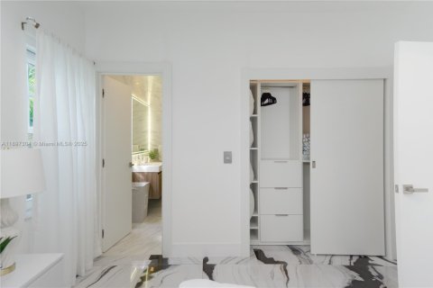 Casa en alquiler en Miami Beach, Florida, 3 dormitorios, 185.8 m2 № 1949618 - foto 6
