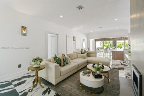 Casa en alquiler en Miami Beach, Florida, 3 dormitorios, 185.8 m2 № 1949618 - foto 4