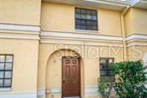 Apartment in Tampa, Florida 2 bedrooms, 829.43 sq.m. № 2205975