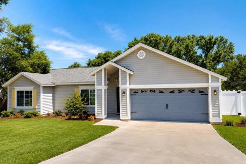 House in Ocoee, Florida 3 bedrooms, 162.76 sq.m. № 2259103