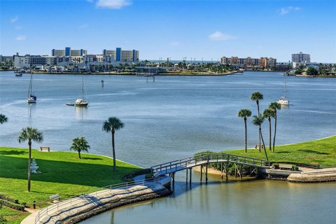 Copropriété à vendre à Saint Petersburg, Floride: 2 chambres, 97.55 m2 № 2419571 - photo 4