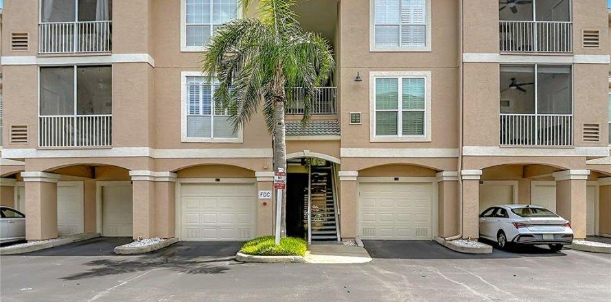 Condominio en Tampa, Florida, 2 dormitorios № 2150510