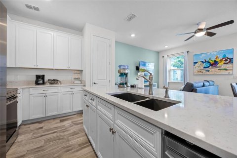 Adosado en venta en Kissimmee, Florida, 4 dormitorios, 159.7 m2 № 1533181 - foto 15