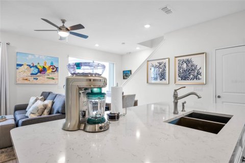 Adosado en venta en Kissimmee, Florida, 4 dormitorios, 159.7 m2 № 1533181 - foto 12