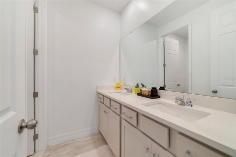 Townhouse in Celebration, Florida 3 bedrooms, 152.17 sq.m. № 1746839 - photo 22
