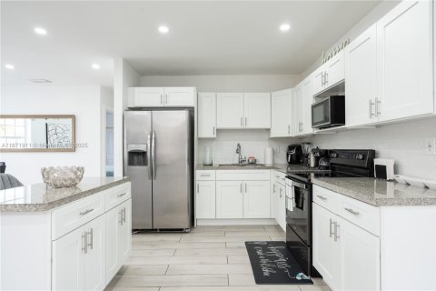 Купить виллу или дом в Майами, Флорида 4 спальни, 180.42м2, № 1920267 - фото 18