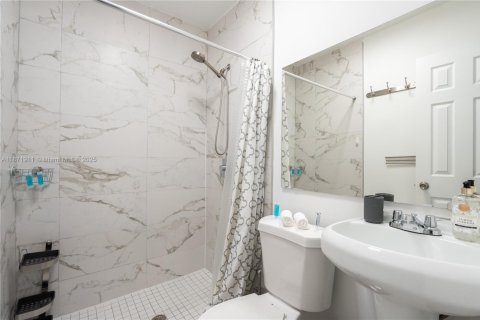 Купить виллу или дом в Майами, Флорида 4 спальни, 180.42м2, № 1920267 - фото 6