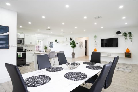 Купить виллу или дом в Майами, Флорида 4 спальни, 180.42м2, № 1920267 - фото 23