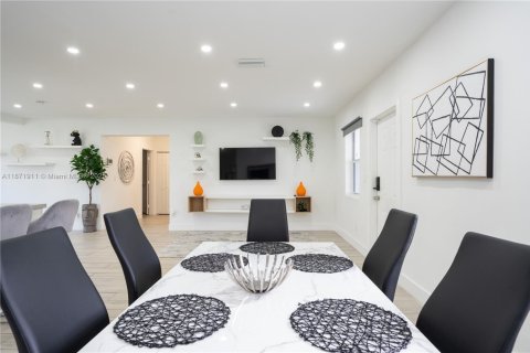 Купить виллу или дом в Майами, Флорида 4 спальни, 180.42м2, № 1920267 - фото 24