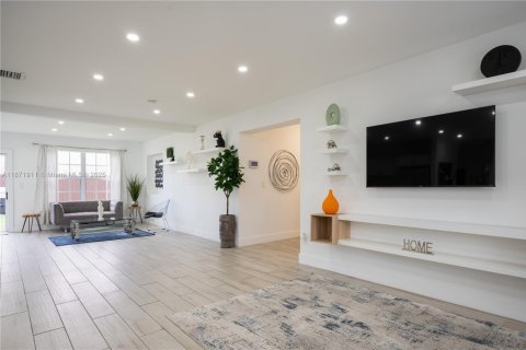 Купить виллу или дом в Майами, Флорида 4 спальни, 180.42м2, № 1920267 - фото 20