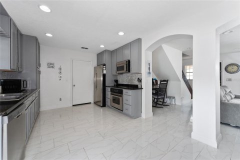 House in Orlando, Florida 4 bedrooms, 135.36 sq.m. № 1747747 - photo 7