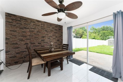 House in Orlando, Florida 4 bedrooms, 135.36 sq.m. № 1747747 - photo 6