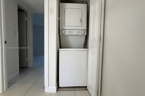 Condominio en venta en Miami, Florida, 2 dormitorios, 79.8 m2 № 1956364 - foto 22