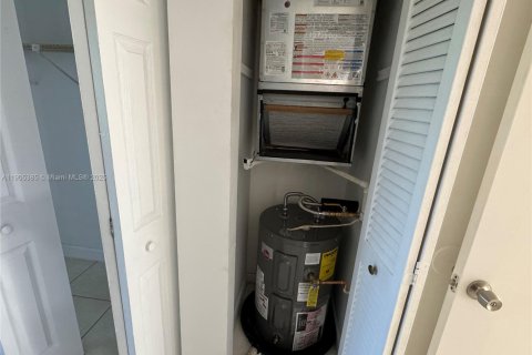 Condominio en venta en Miami, Florida, 2 dormitorios, 79.8 m2 № 1956364 - foto 23