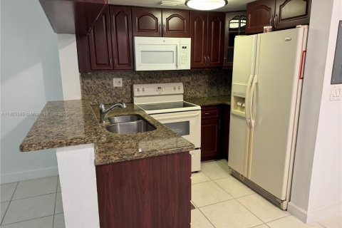 Condominio en venta en Miami, Florida, 2 dormitorios, 79.8 m2 № 1956364 - foto 8