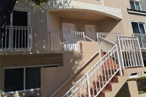 Купить кондоминиум в Майами, Флорида 2 спальни, 79.8м2, № 1956364 - фото 1