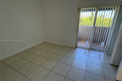 Condominio en venta en Miami, Florida, 2 dormitorios, 79.8 m2 № 1956364 - foto 18