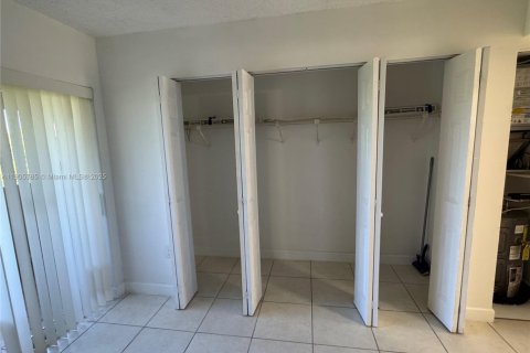 Condominio en venta en Miami, Florida, 2 dormitorios, 79.8 m2 № 1956364 - foto 19