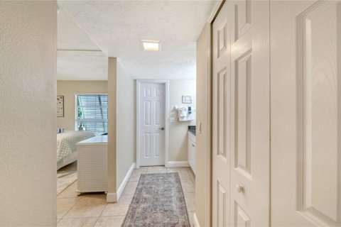 Condo in Longboat Key, Florida, 2 bedrooms  № 2118980 - photo 21