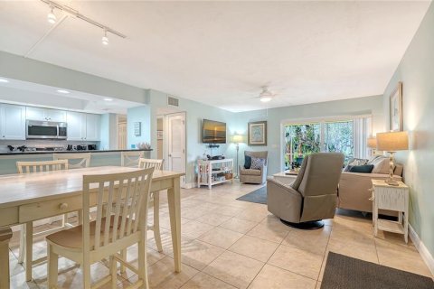 Condo in Longboat Key, Florida, 2 bedrooms  № 2118980 - photo 4