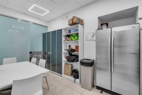 Commercial property in Miami, Florida № 1748787 - photo 20