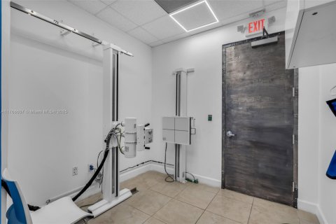Commercial property in Miami, Florida № 1748787 - photo 19