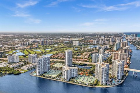 Купить кондоминиум в Авентура, Флорида 2 спальни, 109.72м2, № 1998232 - фото 11