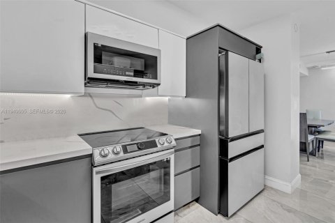 Купить кондоминиум в Авентура, Флорида 2 спальни, 109.72м2, № 1998232 - фото 17