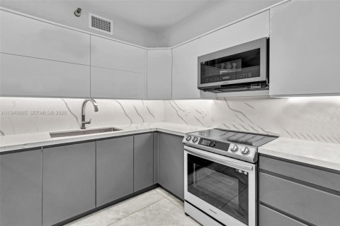 Купить кондоминиум в Авентура, Флорида 2 спальни, 109.72м2, № 1998232 - фото 14