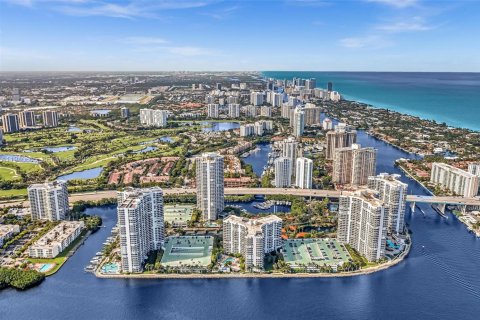 Купить кондоминиум в Авентура, Флорида 2 спальни, 109.72м2, № 1998232 - фото 10