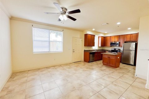 Adosado en venta en Davenport, Florida, 4 dormitorios, 181.16 m2 № 1774641 - foto 7