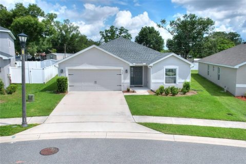 House in Lakeland, Florida 3 bedrooms, 193.42 sq.m. № 2199964