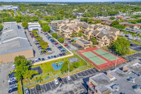Condo in Miami, Florida, 2 bedrooms № 2079407 - photo 24