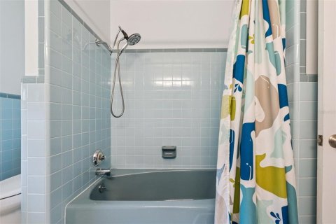 Casa en venta en Eustis, Florida, 4 dormitorios, 373.37 m2 № 2354510 - foto 15
