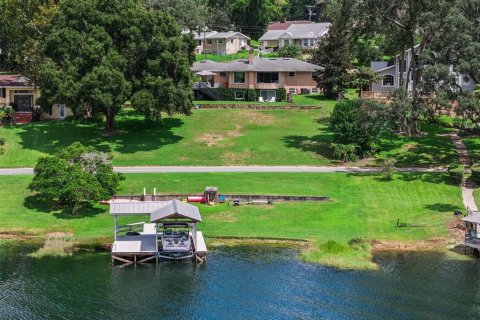 Casa en Eustis, Florida 4 dormitorios, 373.37 m2 № 2354510