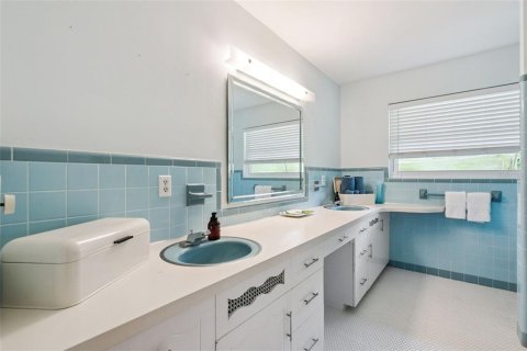 Casa en venta en Eustis, Florida, 4 dormitorios, 373.37 m2 № 2354510 - foto 14