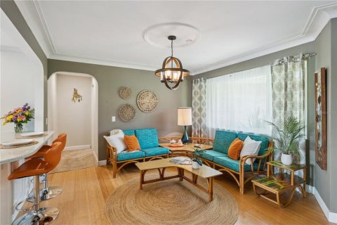 Casa en venta en Eustis, Florida, 4 dormitorios, 373.37 m2 № 2354510 - foto 7