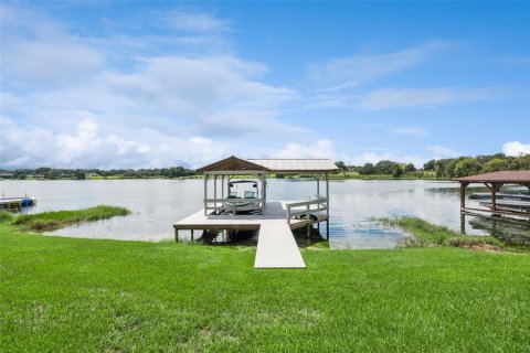 Casa en venta en Eustis, Florida, 4 dormitorios, 373.37 m2 № 2354510 - foto 24
