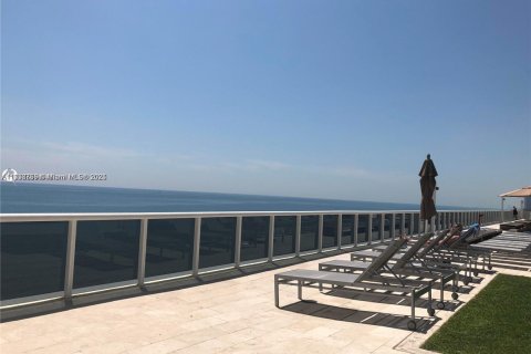 Copropriété à louer à Hallandale Beach, Floride: 2 chambres, 135.45 m2 № 1936556 - photo 8