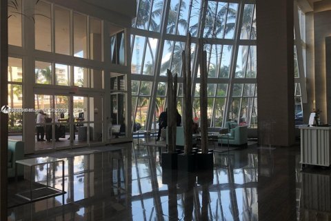 Copropriété à louer à Hallandale Beach, Floride: 2 chambres, 135.45 m2 № 1936556 - photo 10