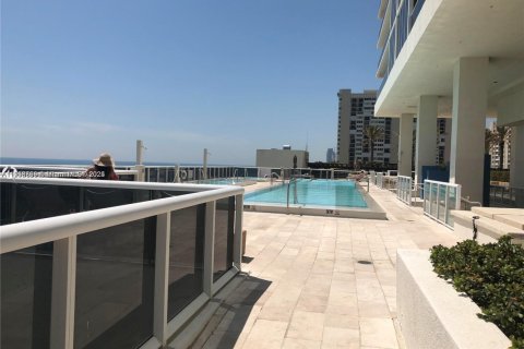 Copropriété à louer à Hallandale Beach, Floride: 2 chambres, 135.45 m2 № 1936556 - photo 6