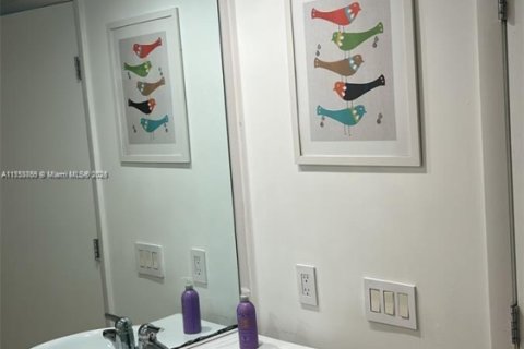 Copropriété à louer à Hallandale Beach, Floride: 2 chambres, 135.45 m2 № 1936556 - photo 25