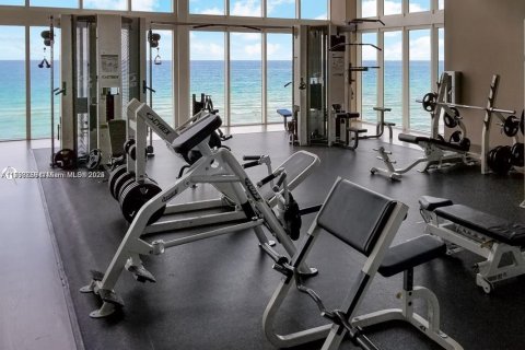 Copropriété à louer à Hallandale Beach, Floride: 2 chambres, 135.45 m2 № 1936556 - photo 11