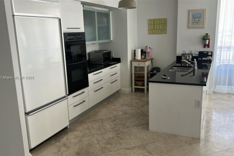 Copropriété à louer à Hallandale Beach, Floride: 2 chambres, 135.45 m2 № 1936556 - photo 15