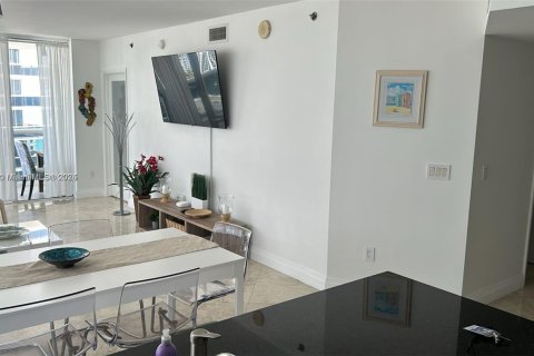 Copropriété à louer à Hallandale Beach, Floride: 2 chambres, 135.45 m2 № 1936556 - photo 14