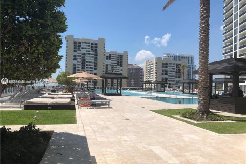 Copropriété à louer à Hallandale Beach, Floride: 2 chambres, 135.45 m2 № 1936556 - photo 9