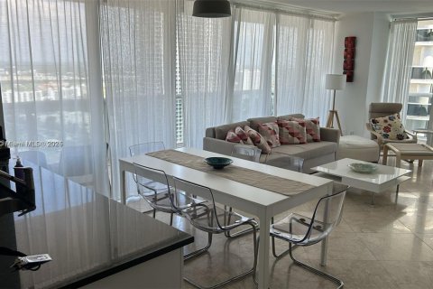 Copropriété à louer à Hallandale Beach, Floride: 2 chambres, 135.45 m2 № 1936556 - photo 12