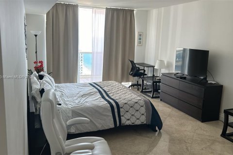 Copropriété à louer à Hallandale Beach, Floride: 2 chambres, 135.45 m2 № 1936556 - photo 16