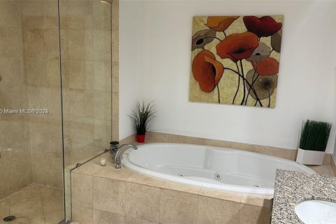 Copropriété à louer à Hallandale Beach, Floride: 2 chambres, 135.45 m2 № 1936556 - photo 22