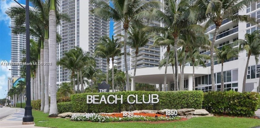 Condo à Hallandale Beach, Floride, 2 chambres № 1936556